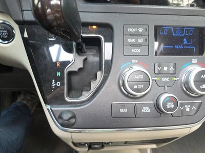 2018 Toyota Sienna XLE