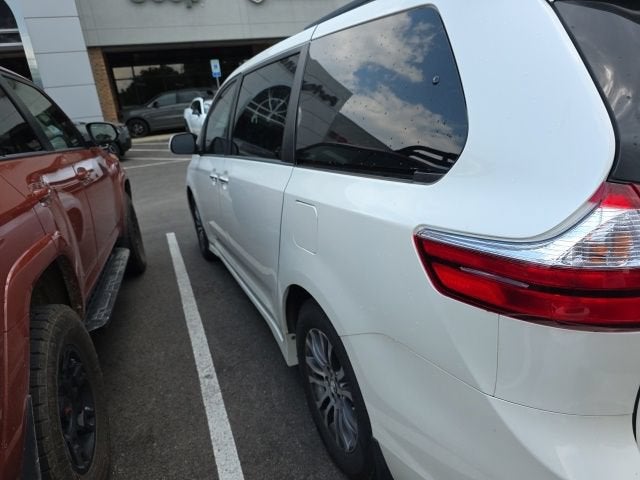 2018 Toyota Sienna XLE