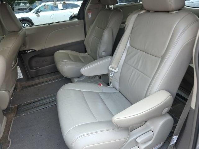 2018 Toyota Sienna XLE