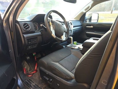 2014 Toyota Tundra SR5