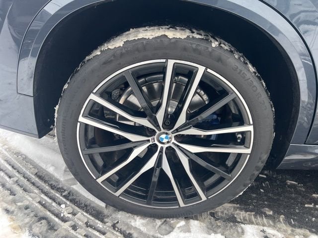 2022 BMW X5 M50i