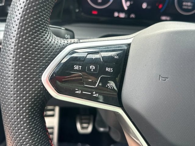 2024 Volkswagen Golf GTI SE