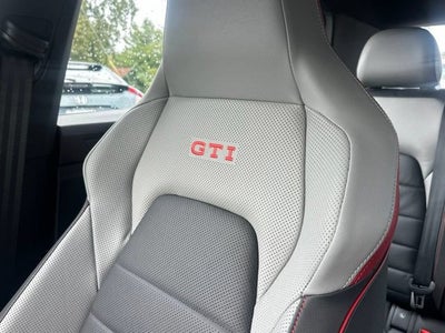 2024 Volkswagen Golf GTI SE