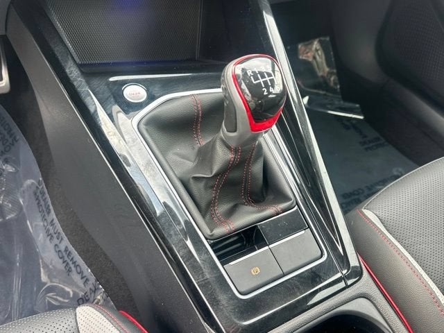 2024 Volkswagen Golf GTI SE
