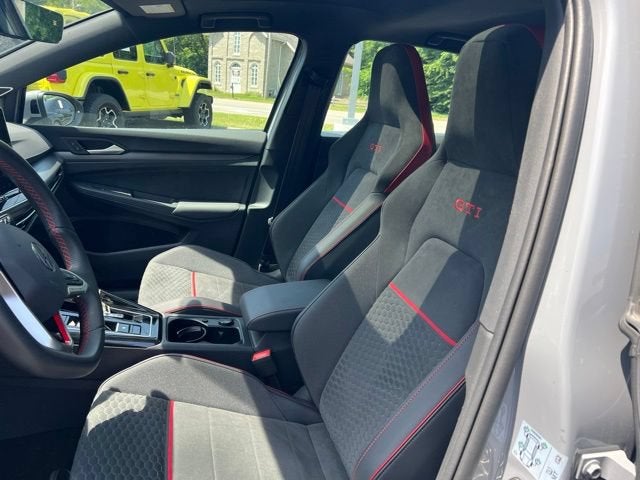 2025 Volkswagen Golf GTI 2.0T SE