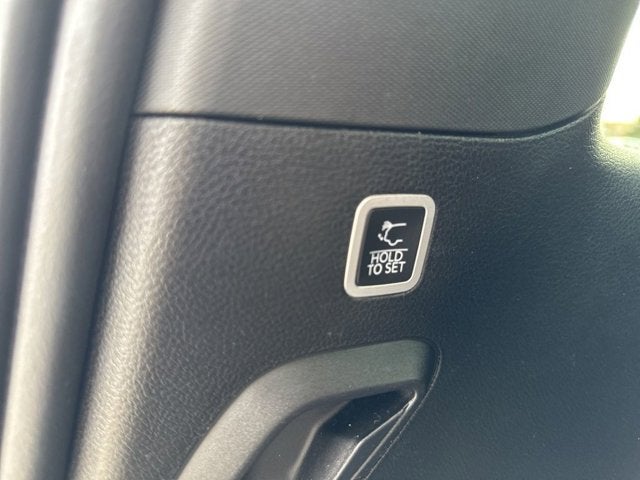 2023 Jeep Wagoneer Base