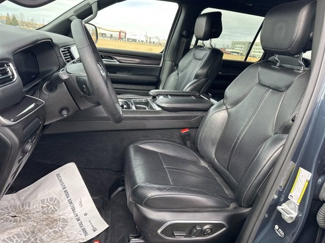 2023 Jeep Wagoneer Base