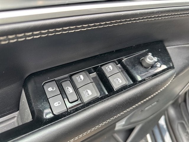 2023 Jeep Wagoneer Base