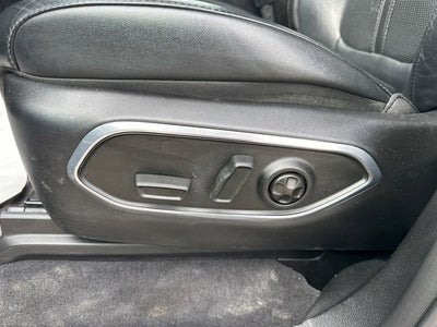 2023 Jeep Wagoneer Base