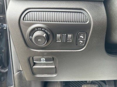 2023 Jeep Wagoneer Base