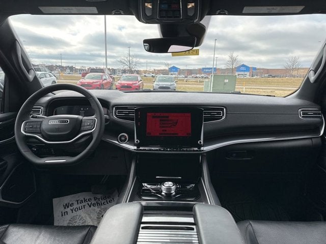 2023 Jeep Wagoneer Base