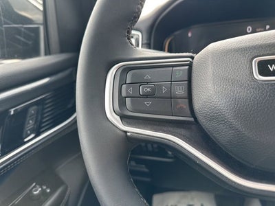 2023 Jeep Wagoneer Base