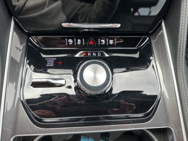 2023 Jeep Wagoneer Base