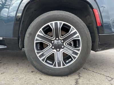 2023 Jeep Wagoneer Base