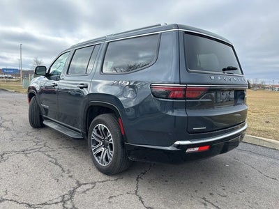 2023 Jeep Wagoneer Base