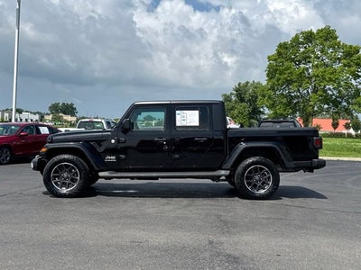 2022 Jeep Gladiator Overland