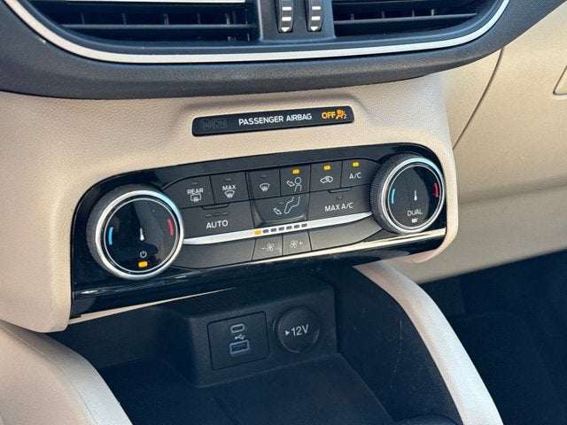 2022 Ford Escape Hybrid SE