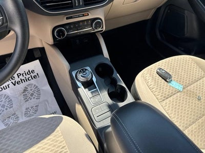 2022 Ford Escape Hybrid SE