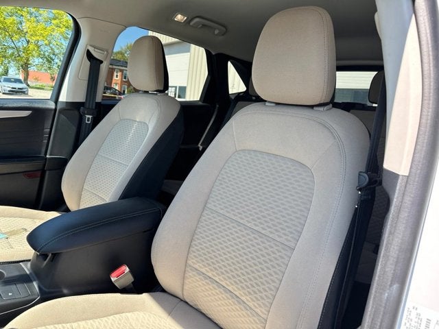 2022 Ford Escape Hybrid SE