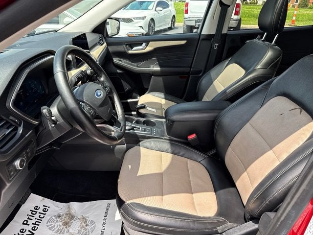 2021 Ford Escape Hybrid Titanium