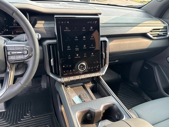2025 GMC Acadia AT4