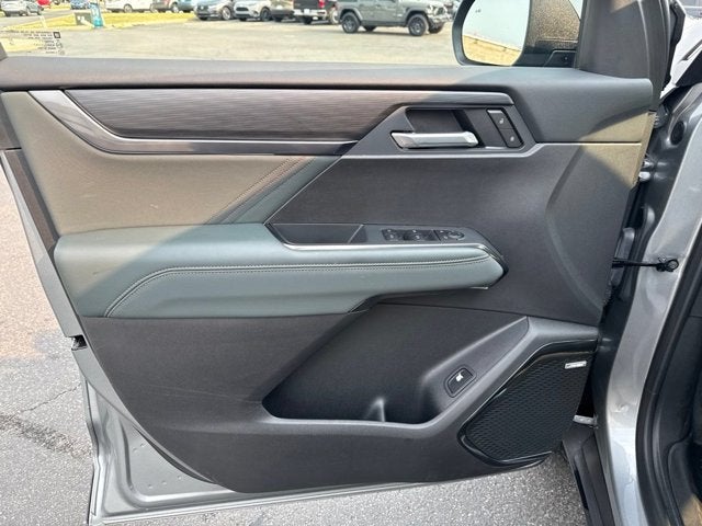 2025 GMC Acadia AT4