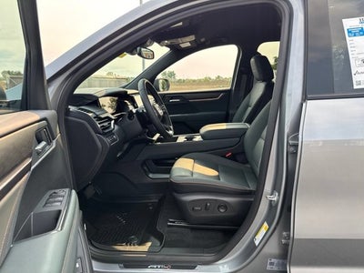 2025 GMC Acadia AT4