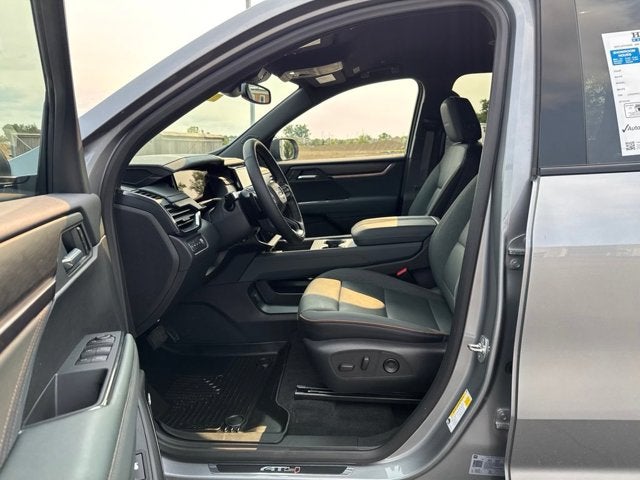 2025 GMC Acadia AT4