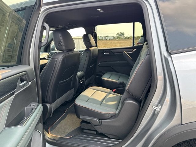 2025 GMC Acadia AT4