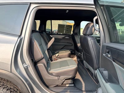 2025 GMC Acadia AT4