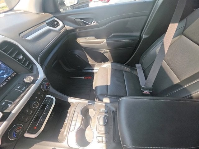 2022 GMC Acadia SLT