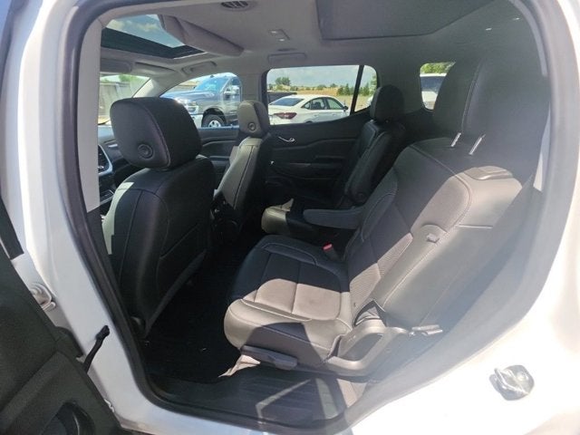 2022 GMC Acadia SLT