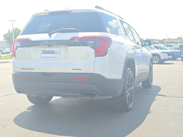 2022 GMC Acadia SLT
