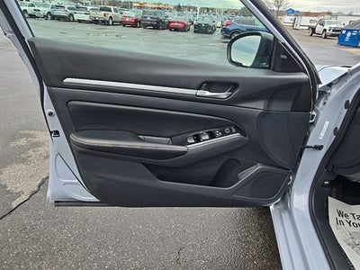 2025 Nissan Altima 2.5 SR