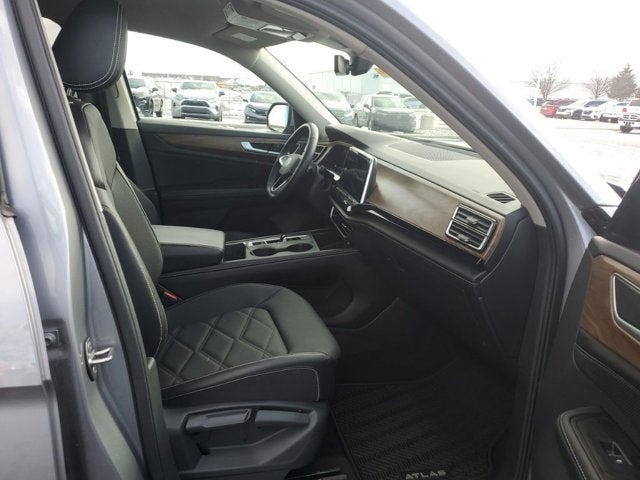 2024 Volkswagen Atlas 2.0T SE