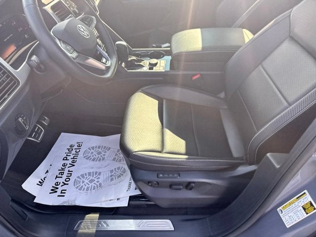 2022 Volkswagen Atlas Cross Sport 2.0T SEL R-Line