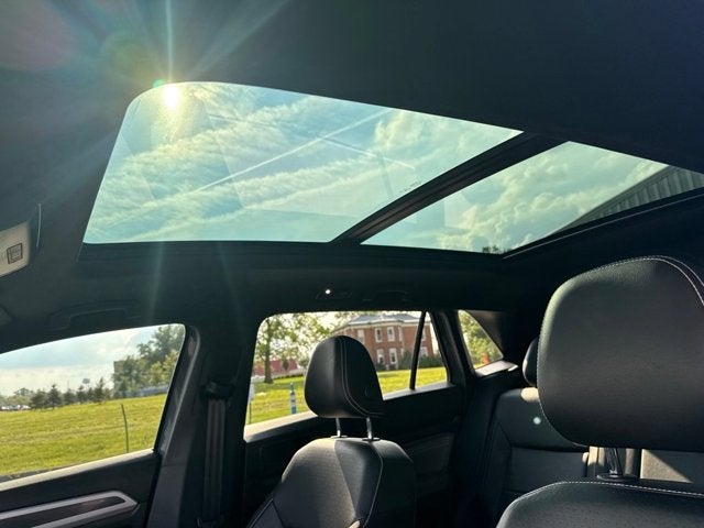2022 Volkswagen Atlas Cross Sport 2.0T SEL R-Line
