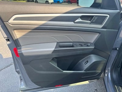 2022 Volkswagen Atlas Cross Sport 2.0T SEL R-Line