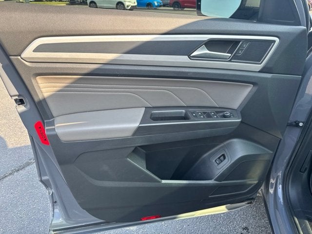 2022 Volkswagen Atlas Cross Sport 2.0T SEL R-Line