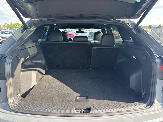 2022 Volkswagen Atlas Cross Sport 2.0T SEL R-Line