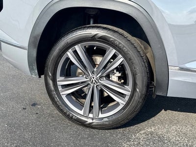 2022 Volkswagen Atlas Cross Sport 2.0T SEL R-Line