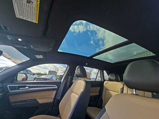 2022 Volkswagen Atlas Cross Sport 3.6L V6 SEL R-Line