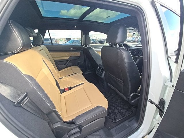 2022 Volkswagen Atlas Cross Sport 3.6L V6 SEL R-Line