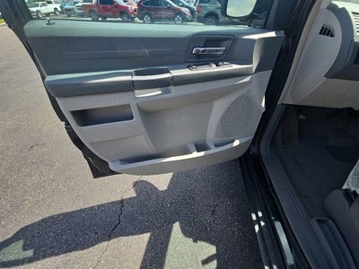 2010 Chrysler Town & Country LX