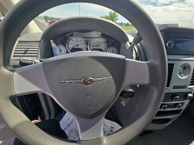 2010 Chrysler Town & Country LX