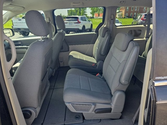 2010 Chrysler Town & Country LX
