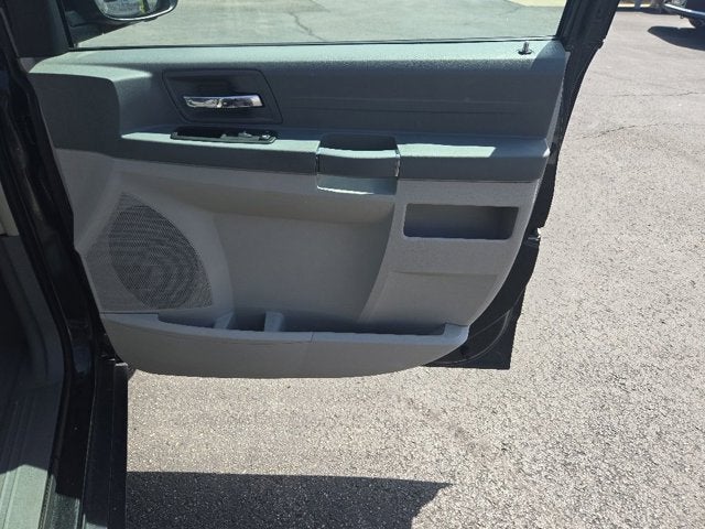 2010 Chrysler Town & Country LX