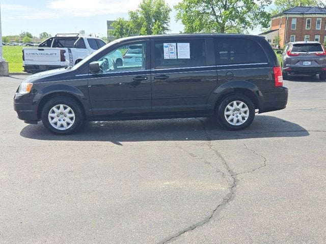 2010 Chrysler Town & Country LX