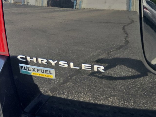 2010 Chrysler Town & Country LX