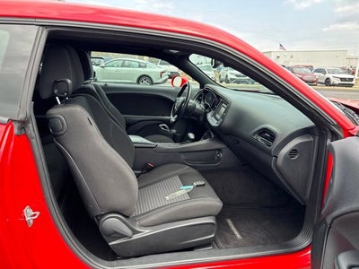 2016 Dodge Challenger SXT